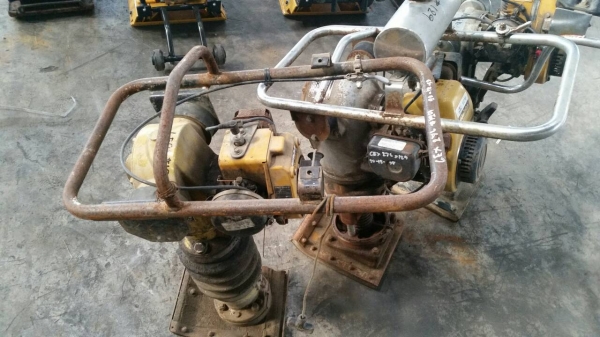 ขาย เครื่องตบดิน แบบจิงโจ้ ตบกระโดด เครื่อง robin มือสองเก่าญี่ปุ่น