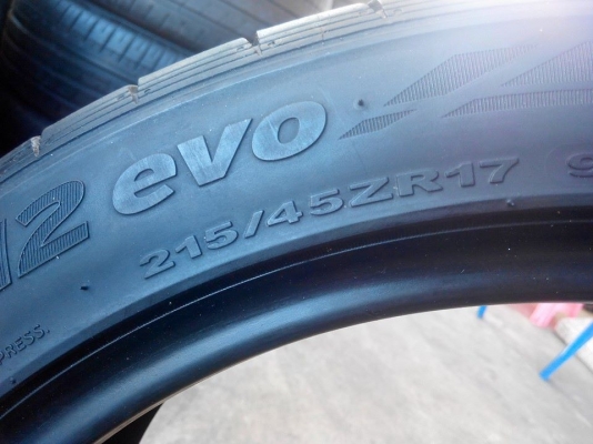 ยางHankook v12 215/45/17 ปี13 สภาพสวยๆ ดอกหนามากๆ