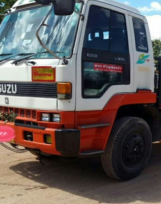 สิบล้อ หัวลาก อีซูซุ CXM23V-260ปี44 สโลส 2เพา สภาพดีสวยเดิมๆไม่มีชน เล่มทะเบียนพร้อมโอน ราคา 565,000บ ต่อรองได้  รถสภาพดีสวยมากๆ