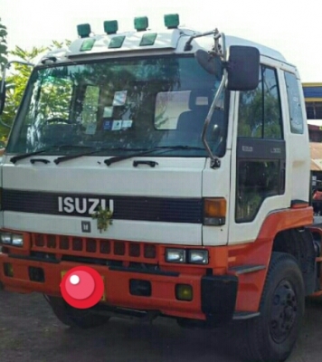 สิบล้อ หัวลาก อีซูซุ CXM23V-260ปี44 สโลส 2เพา สภาพดีสวยเดิมๆไม่มีชน เล่มทะเบียนพร้อมโอน ราคา 565,000บ ต่อรองได้  รถสภาพดีสวยมากๆ