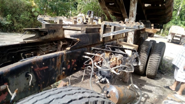 (พร้อมขาย)ขายซาก...คัสซี ช่วงล่าง..ดั้มเรือ..240แรง นางฟ้าแท้ๆ เล่มทะเบียนพร้อม...ISUZU FXZ23 NFPF R-3600XXX ปี2538