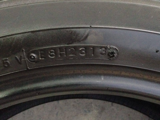 ยาง TOYO 235-50-18 ปี 13 maed in japan ครบชุด4 เส้น 4000 ไม่ควรพลาด สภาพสวยๆไม่มีปะไม่บวมดอกยางเหลือเยอะเอาไปวิ่งกันใด้อีกยาวค่ะ