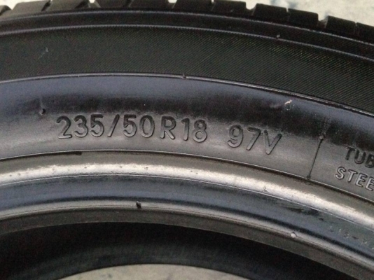 ยาง TOYO 235-50-18 ปี 13 maed in japan ครบชุด4 เส้น 4000 ไม่ควรพลาด สภาพสวยๆไม่มีปะไม่บวมดอกยางเหลือเยอะเอาไปวิ่งกันใด้อีกยาวค่ะ