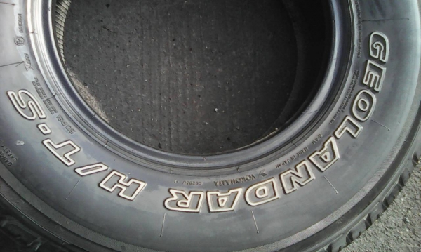 30x9.50R15 YOKOHAMA GEOLENDER H/T-S มี 1 คู่ สวย หนา tel.081-427-3941 ไอดีไลน์ autobot107 30x9.50R15 YOKOHAMA GEOLENDER H/T-S มี 1 คู่ สวย หนา tel.081-427-3941 ไอดีไลน์ autobot107