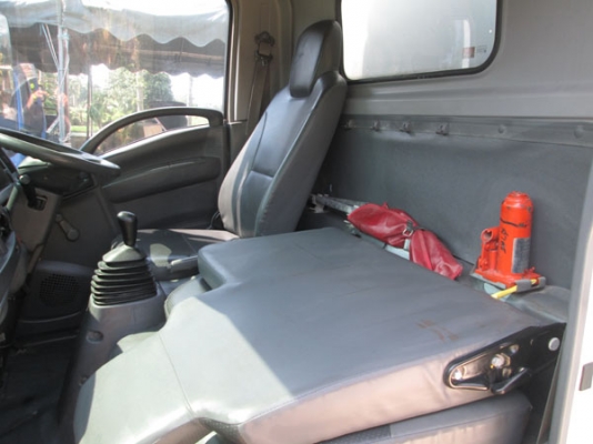 ISUZU NLR 130 รถออกห้างมือเดียว ตู้แห้งไม่ติดเวลา