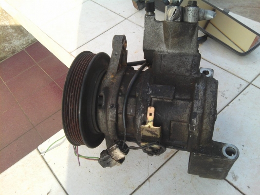 ต้องการขายคอมแอร์เครื่อง 1J ต้องการขายคอมแอร์เครื่อง 1J