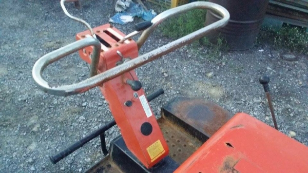 นำเข้าจากญี่ปุ่น รถบรรทุกพืชผลการเกษตร  รุ่น GH220 เก่าญี่ปุ่น สภาพสวยพร้อมใช้งาน ล้อหลังเป็น 2 ล้อคู่ บรรทุกน้ำหนักได้ถึง 500 Kg.