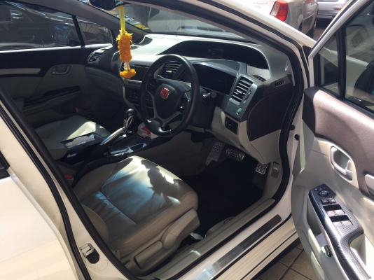 honda civic hybrid navi สีขาว ปี 2013 รถมือเดียว ไมล์ 88xxxkm สวยจัด