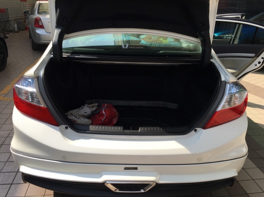 honda civic hybrid navi สีขาว ปี 2013 รถมือเดียว ไมล์ 88xxxkm สวยจัด