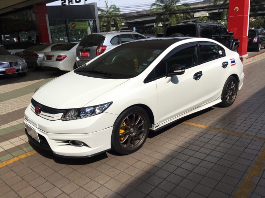 honda civic hybrid navi สีขาว ปี 2013 รถมือเดียว ไมล์ 88xxxkm สวยจัด