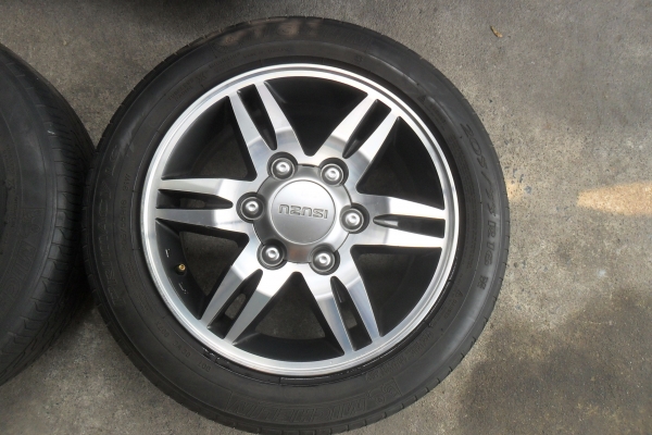 ล้อแม็ก16นิ้ว6รู อีซูสุ พร้อมยาง สวยๆ 4 ล้อ ลดราคาเหลือ 5700 บาท ล้อแม็ก16นิ้ว6รู อีซูสุ พร้อมยาง สวยๆ 4 ล้อ ลดราคาเหลือ 5700 บาท