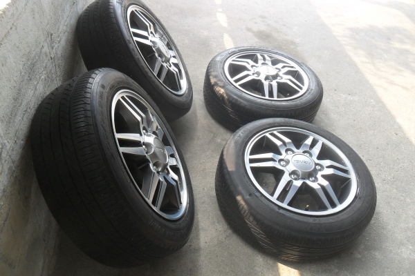 ล้อแม็ก16นิ้ว6รู อีซูสุ พร้อมยาง สวยๆ 4 ล้อ ลดราคาเหลือ 5700 บาท ล้อแม็ก16นิ้ว6รู อีซูสุ พร้อมยาง สวยๆ 4 ล้อ ลดราคาเหลือ 5700 บาท