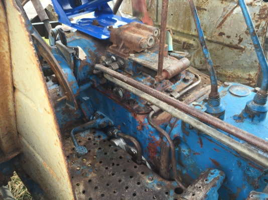 ขายรถไถ 6610 แท้เต็มคัน ปั้มกลม ไอดีโต เสื้อลาย เอกสารเล่มทะเบียนพร้อมชุดโอน