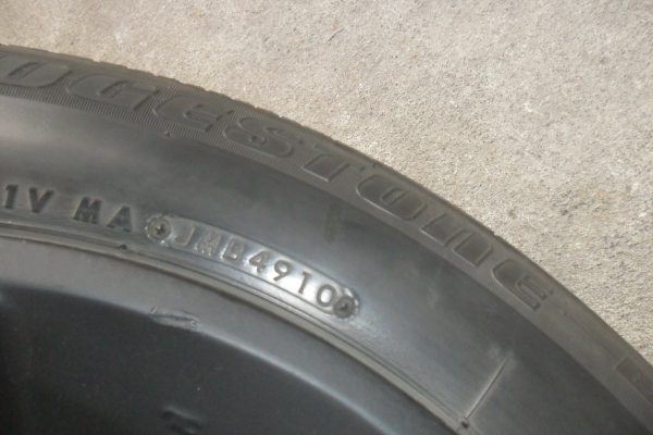 ล้อแม็ก16นิ้ว6รู พร้อมยาง สวยๆ 1 คู่ ราคา 3700 บาท