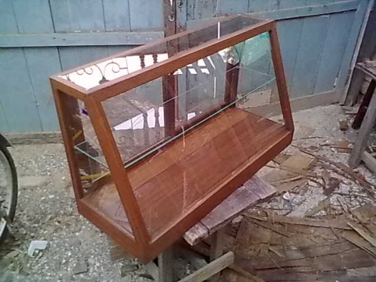 ขายตู้โชว์บุหรี่คางหมูไม้สักเก่า