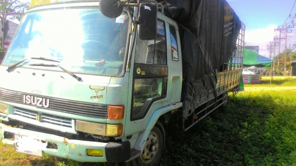 ขายรถบรรทุก 6 ล้อรั้วใหญ่ ISUZU FRR 195 แรงม้ารถประกอบ กระบะยาว 7.20 เมตร ราคา 380000