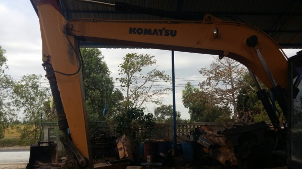 ขายรถแบคโฮ KOMATSU PC120-3 ราคา 400000