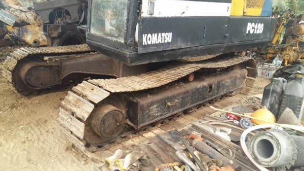 ขายรถแบคโฮ KOMATSU PC120-3 ราคา 400000