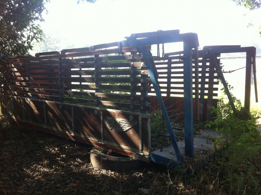 กระบะ 10 ล้อ ไม้มะค่าโมงอย่างดี สภาพพร้อมใช้งาน กระบะ 10 ล้อ ไม้มะค่าโมงอย่างดี สภาพพร้อมใช้งาน