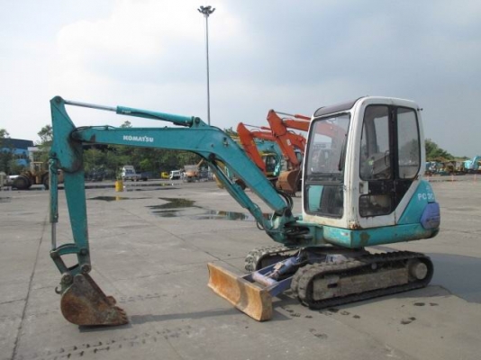 SALE___แบคโฮ KOMATSU PC30-7E  (เครื่องดำ) เก่านอก จากJanpan สภาพเดิมๆ สวย พร้อมใช้งาน