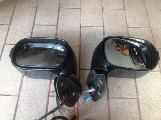 กระจกมองข้างพับไฟฟ้ามีไฟ LED ของเก่าญี่ปุ่นเเท้ไม่ทราบรุ่นสภาพสวยๆคู่ละ กระจกมองข้างพับไฟฟ้ามีไฟ LED ของเก่าญี่ปุ่นเเท้ไม่ทราบรุ่นสภาพสวยๆคู่ละ