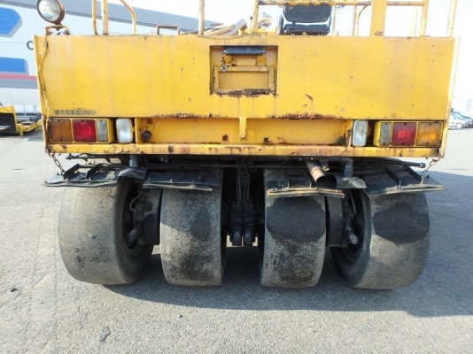 รถบดล้อยาง รถบดล้อยาง