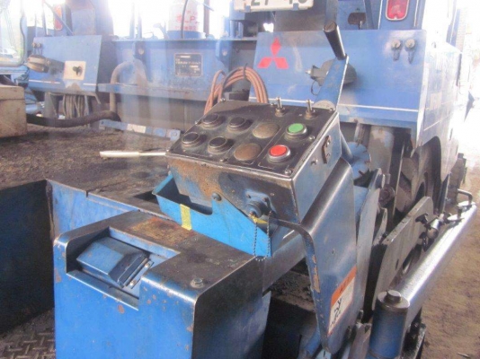 รถปูยางล้อยางMF60W รถปูยางล้อยางMF60W