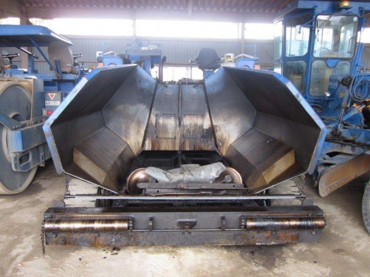 รถปูยางล้อยางMF60W รถปูยางล้อยางMF60W