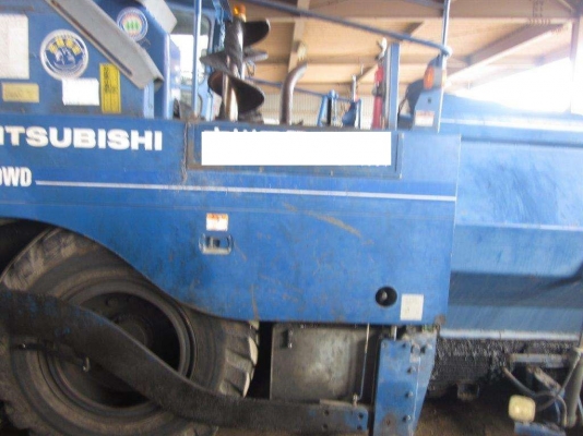 รถปูยางล้อยางMF60W รถปูยางล้อยางMF60W