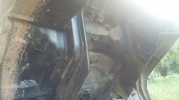 รถมิตซู 10 ล้อ ท้ายลาด FN225K  191 แรงม้า.    สนใจติดต่อ  081 - 6079515