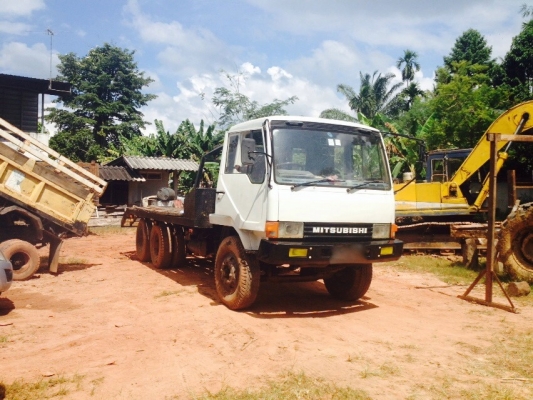 รถมิตซู 10 ล้อ ท้ายลาด FN225K  191 แรงม้า.    สนใจติดต่อ  081 - 6079515