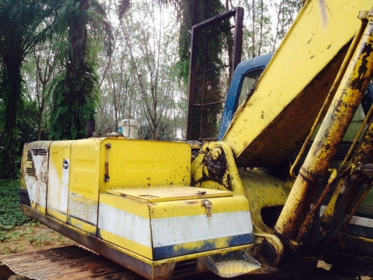 รถแบคโฮ KOBELCO  PC - 200 - 3    สนใจติดต่อ  081 - 6079515