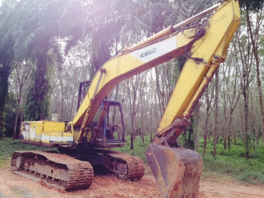 รถแบคโฮ KOBELCO  PC - 200 - 3    สนใจติดต่อ  081 - 6079515