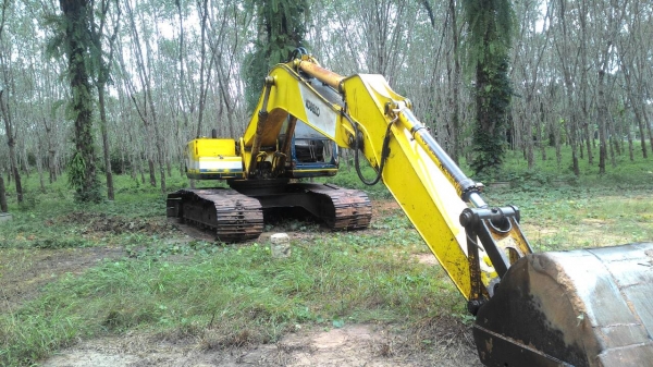 รถแบคโฮ KOBELCO  PC - 200 - 3    สนใจติดต่อ  081 - 6079515