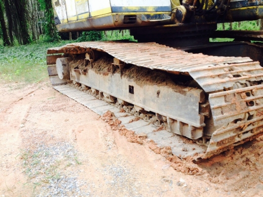 รถแบคโฮ KOBELCO  PC - 200 - 3    สนใจติดต่อ  081 - 6079515