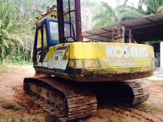รถแบคโฮ KOBELCO  PC - 200 - 3    สนใจติดต่อ  081 - 6079515