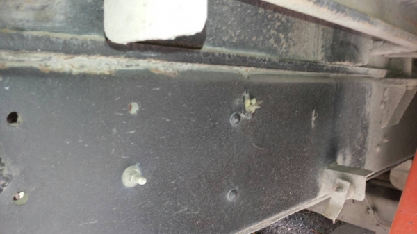 รถอีซูซุ 10 ล้อ หลังถนน FVM  195 แรงม้า. ปี 39.   สนใจติดต่อ  081 - 6079515