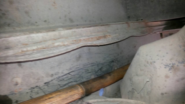 รถอีซูซุ 10 ล้อ หลังถนน FVM  195 แรงม้า. ปี 39.   สนใจติดต่อ  081 - 6079515