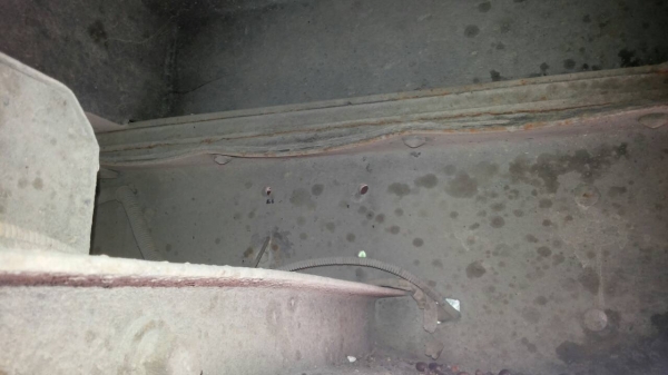 รถอีซูซุ 10 ล้อ หลังถนน FVM  195 แรงม้า. ปี 39.   สนใจติดต่อ  081 - 6079515