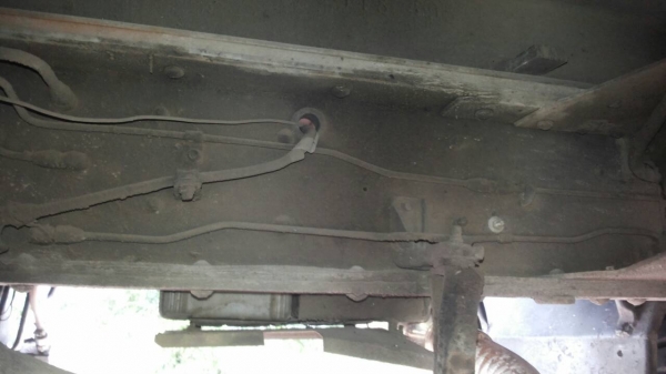 รถอีซูซุ 10 ล้อ หลังถนน FVM  195 แรงม้า. ปี 39.   สนใจติดต่อ  081 - 6079515