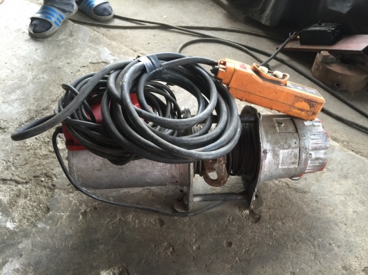 Sell> ขายวินซ์สลิง 500 กิโล มอเตอร์ไฟบ้าน 220V. พร้อมใช้งานครับ