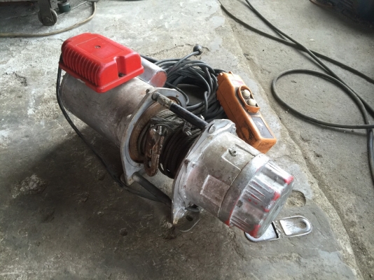 Sell> ขายวินซ์สลิง 500 กิโล มอเตอร์ไฟบ้าน 220V. พร้อมใช้งานครับ