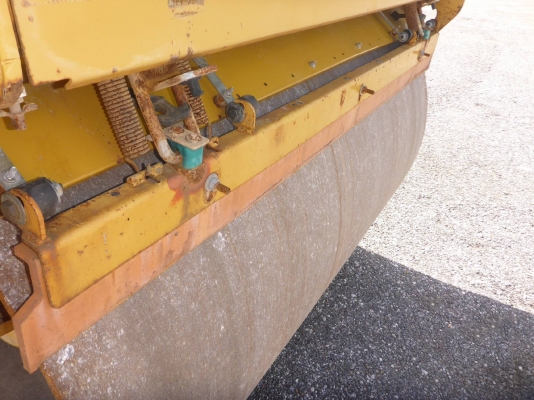 ขายรถบด 2003 CATERPILLAR CB534D Tandem Roller