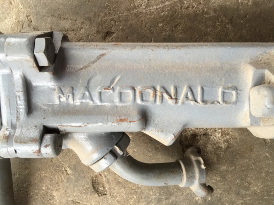 Sell> ชายแย๊กลมยิงปูน ตัวใหญ๋ สูง 1.00 เมตร ของนอก สภาพดี พร้อมใช้งานครับ