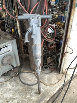 Sell> ชายแย๊กลมยิงปูน ตัวใหญ๋ สูง 1.00 เมตร ของนอก สภาพดี พร้อมใช้งานครับ