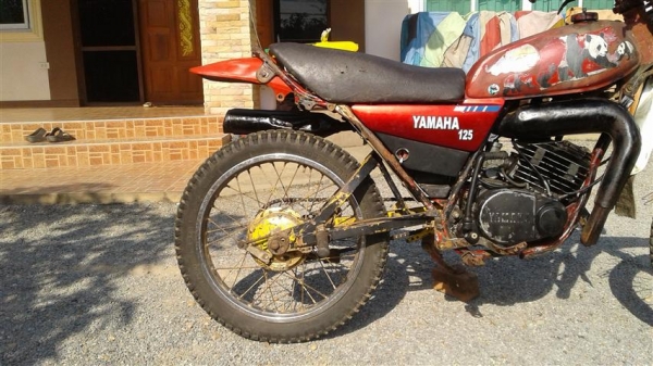 ขาย DT125MX ไม่มีเอกสารออกใบซื้อขายเครื่องดีพอใช้เหาะเอาไปปั้นต่อหรือทำอะไหล่ราคาเบาๆ 8900 บาท