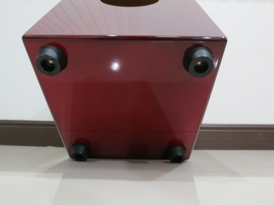 กลองคาฮอน Future สีซันเบิร์ส กว้าง 31 เซน ยาว 30 เซน สูง 48 เซนติเมตร ของใหม่