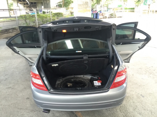 BENZ C220 CDI ปี 2010 รถสวย หน้าเดิม - หลังเดิม ภายในใหม่กริ๊บ ประหยัดน้ำมันสุดๆ ซื้อไปคุ้ม ไม่ต้องทำอะไรเพิ่มเลย