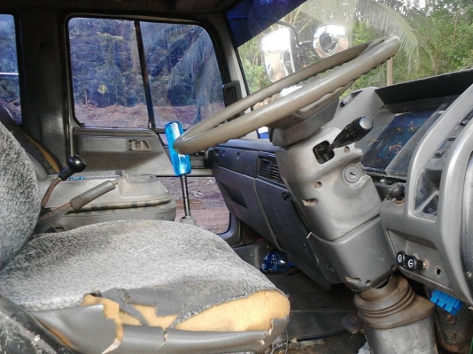 รถฮีโน่ 10 ล้อ ท้ายลาด FM3H  195 แรงม้า. ปี 39.   สนใจติดต่อ  081 - 6079515