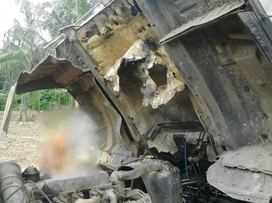 รถฮีโน่ 10 ล้อ ท้ายลาด FM3H  195 แรงม้า. ปี 39.   สนใจติดต่อ  081 - 6079515